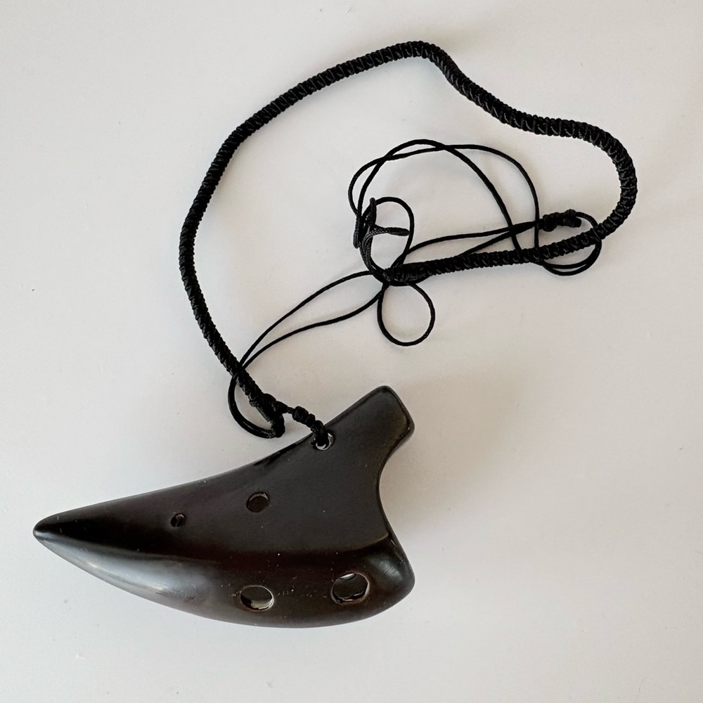 Songbird 6-Hole “Dragon Tooth” Ocarina Pendant-Made of Ceramic with a Dk  Finish - Picture 2 of 5
